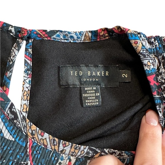 Ted Baker London Women's Beaatha Pleated Lined Paisley Print Top Sz 2/Medium - Picture 5 of 7